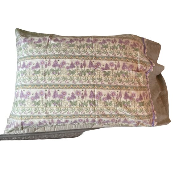 Vintage Handmade Pillowcases Set of 2 Used Standard Size Purple Green Floral - Picture 11 of 16